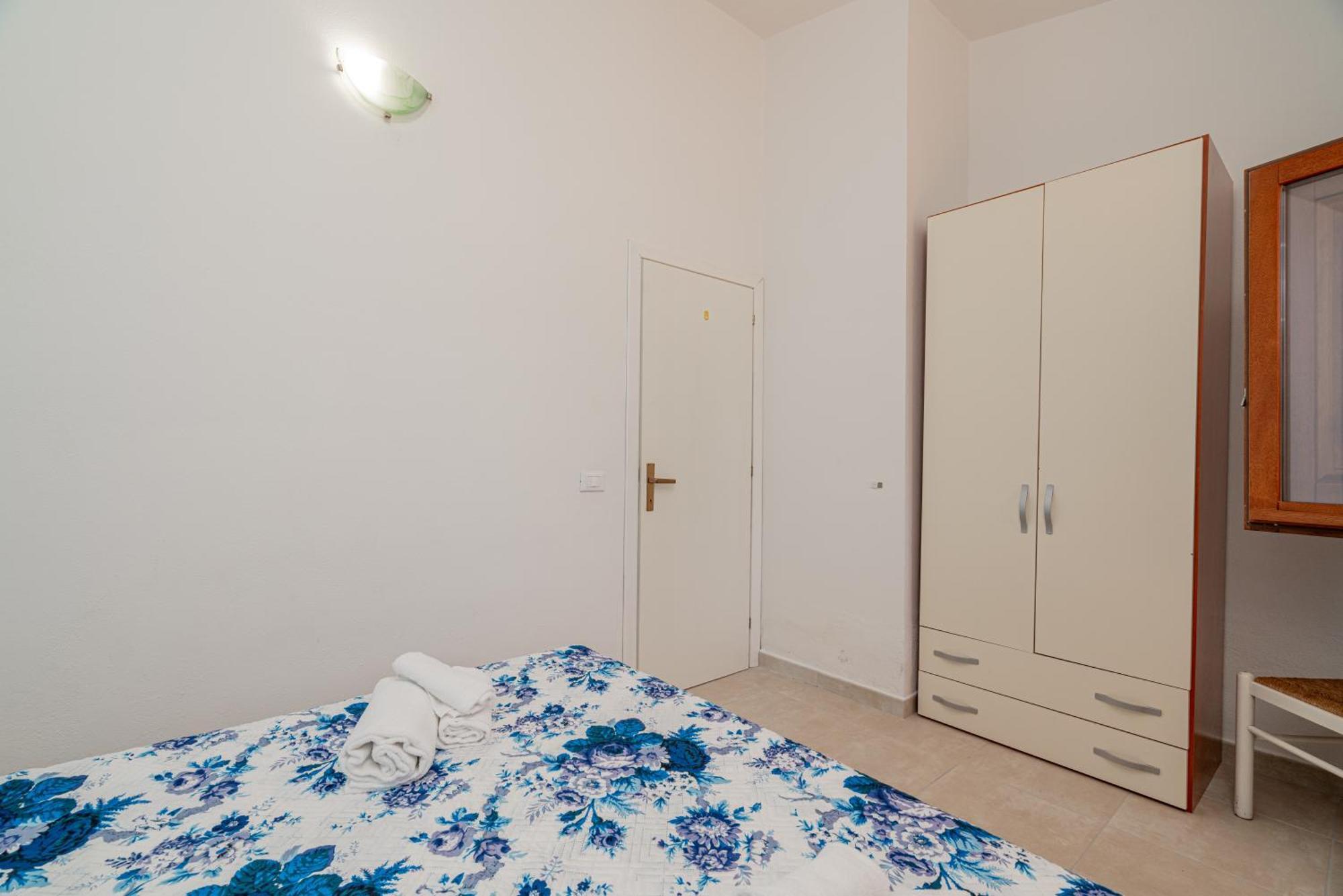 Residence Li Menduli サン・テオドーロ エクステリア 写真